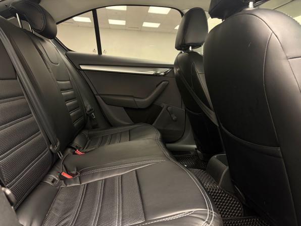 Skoda Octavia III (A7) Рестайлинг с пробегом 2017 года, цена 1 499 000 рублей, 175437 км, лифтбек, Автокод Объявления
