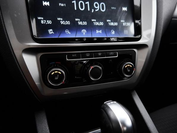 Volkswagen Jetta VI Рестайлинг с пробегом 2017 года, цена 1 408 000 рублей, 68380 км, седан, Автокод Объявления