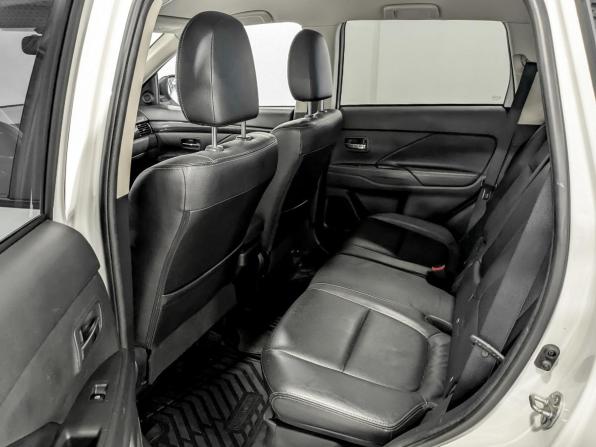 Mitsubishi Outlander III Рестайлинг 2 с пробегом 2018 года, цена 1 750 000 рублей, 236755 км, внедорожник, Автокод Объявления