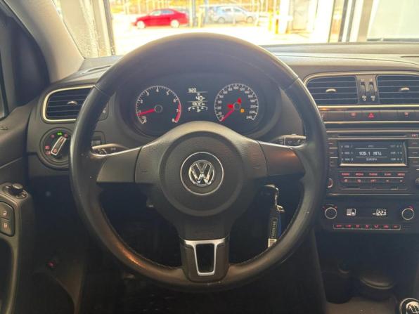 Volkswagen Polo V с пробегом 2014 года, цена 829 000 рублей, 106450 км, седан, Автокод Объявления