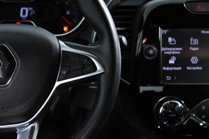 Renault Kaptur I Рестайлинг с пробегом 2021 года, цена 1 349 100 рублей, 189842 км, внедорожник, Автокод Объявления