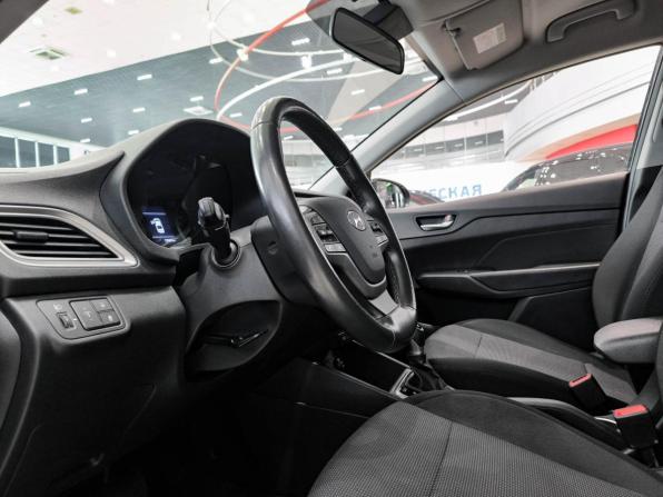Hyundai Solaris II с пробегом 2019 года, цена 1 299 000 рублей, 139799 км, седан, Автокод Объявления