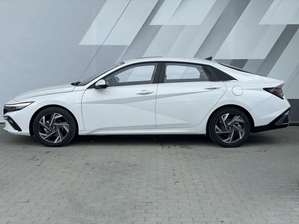 Hyundai Elantra VII (CN7) Рестайлинг с пробегом 2025 года, цена 2 820 000 рублей, 118 км, седан, Автокод Объявления