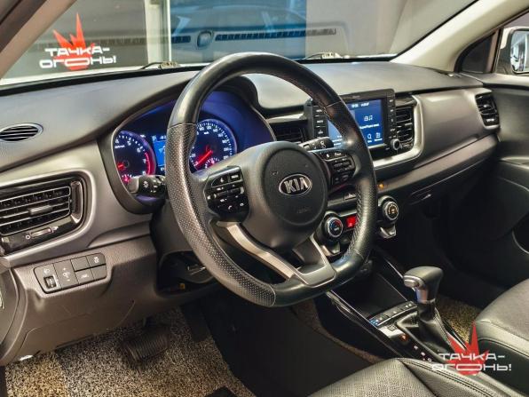 Kia Stonic I с пробегом 2020 года, цена 1 900 000 рублей, 63000 км, внедорожник, Автокод Объявления
