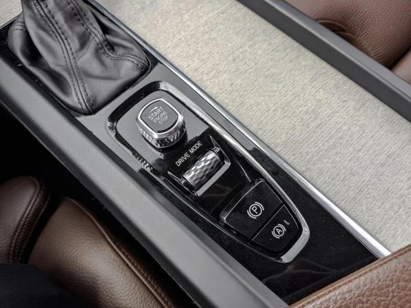 Volvo XC60 II с пробегом 2019 года, цена 3 990 000 рублей, 65466 км, внедорожник, Автокод Объявления