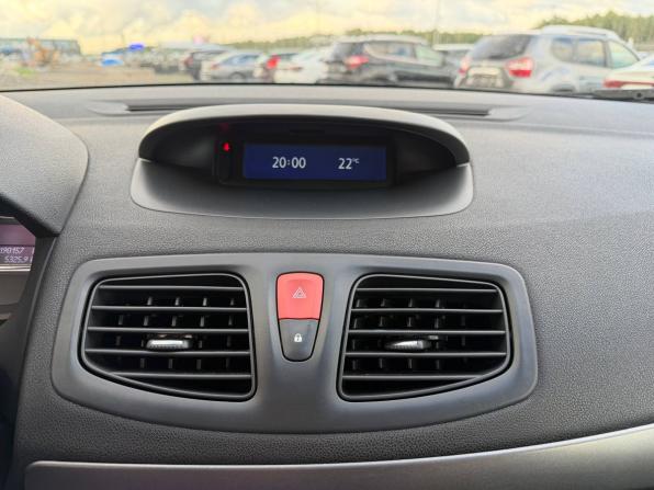 Renault Fluence I Рестайлинг с пробегом 2014 года, цена 685 000 рублей, 190156 км, седан, Автокод Объявления