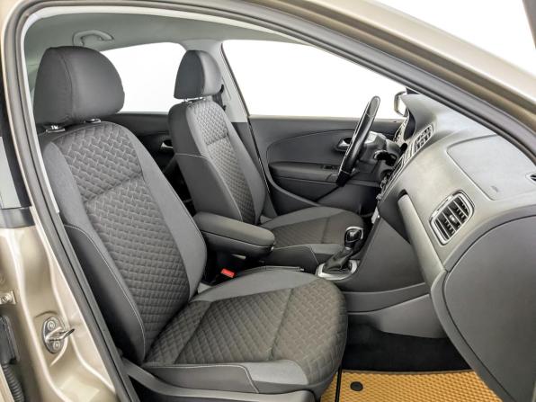 Volkswagen Polo V Рестайлинг с пробегом 2018 года, цена 1 170 000 рублей, 129355 км, седан, Автокод Объявления