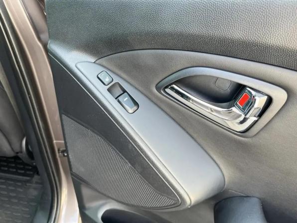 Hyundai ix35 I с пробегом 2011 года, цена 900 000 рублей, 262505 км, внедорожник, Автокод Объявления