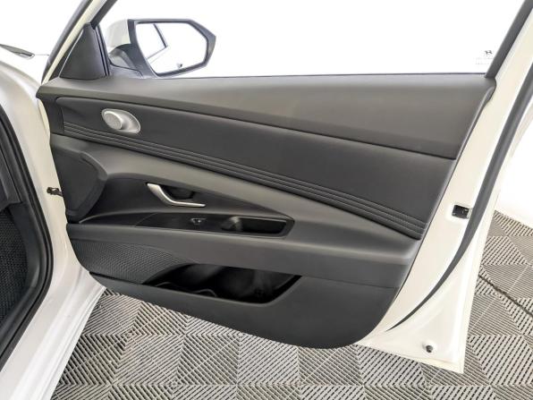 Hyundai Elantra VII (CN7) Рестайлинг с пробегом 2023 года, цена 2 049 000 рублей, 40500 км, седан, Автокод Объявления