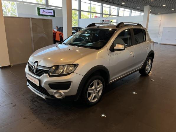 Renault Sandero II с пробегом 2016 года, цена 960 000 рублей, 147315 км, хэтчбек, Автокод Объявления