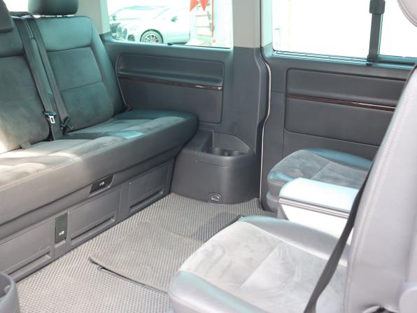 Volkswagen Multivan T5 Рестайлинг с пробегом 2013 года, цена 2 019 000 рублей, 204958 км, минивэн, Автокод Объявления
