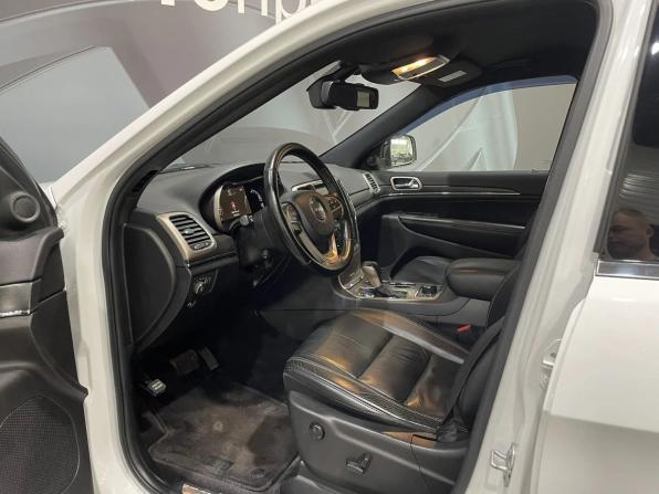 Jeep Grand Cherokee IV (WK2) Рестайлинг с пробегом 2016 года, цена 2 795 000 рублей, 130000 км, внедорожник, Автокод Объявления