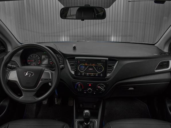 Hyundai Solaris II с пробегом 2017 года, цена 880 000 рублей, 119369 км, седан, Автокод Объявления
