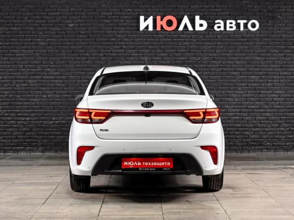 Kia Rio IV с пробегом 2017 года, цена 1 490 000 рублей, 75664 км, седан, Автокод Объявления