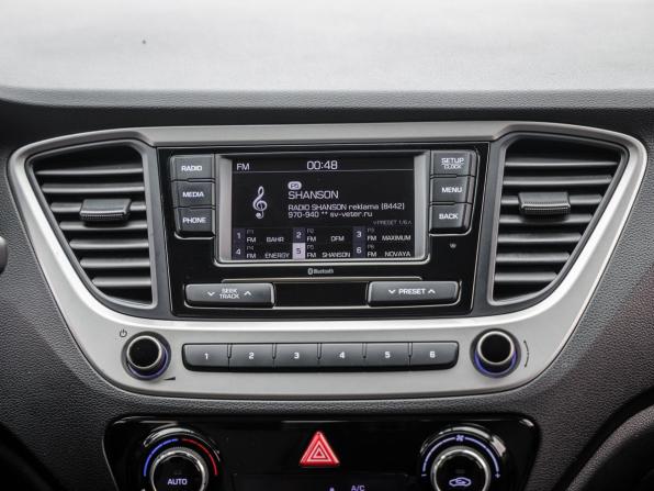 Hyundai Solaris II с пробегом 2017 года, цена 958 000 рублей, 203505 км, седан, Автокод Объявления