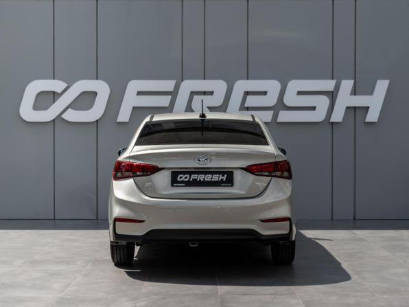 Hyundai Solaris II с пробегом 2018 года, цена 1 490 000 рублей, 100902 км, седан, Автокод Объявления