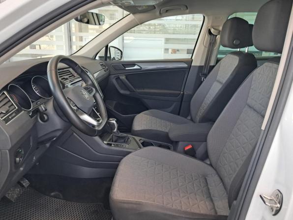 Volkswagen Tiguan II Рестайлинг с пробегом 2021 года, цена 2 660 000 рублей, 50562 км, внедорожник, Автокод Объявления