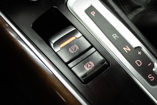 Audi Q5 I (8R) с пробегом 2012 года, цена 1 669 000 рублей, 123862 км, внедорожник, Автокод Объявления