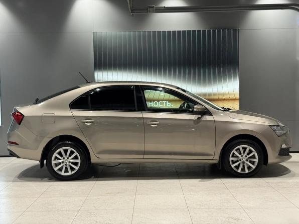 Skoda Rapid II с пробегом 2021 года, цена 1 599 000 рублей, 118400 км, лифтбек, Автокод Объявления