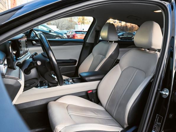 Kia K5 III с пробегом 2021 года, цена 2 509 000 рублей, 81850 км, седан, Автокод Объявления