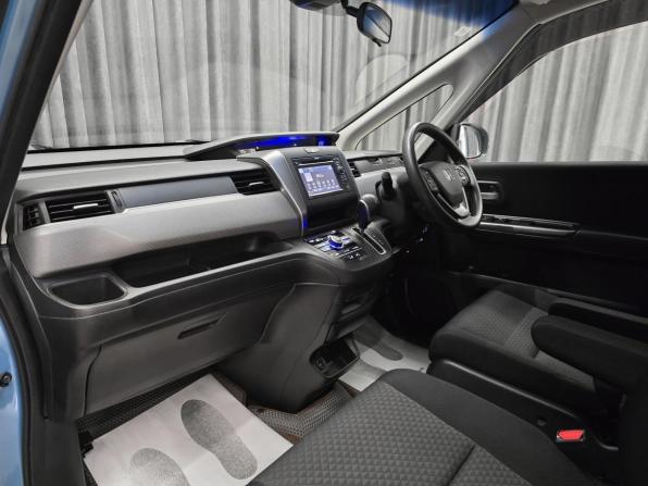 Honda Freed II с пробегом 2017 года, цена 1 550 000 рублей, 141300 км, компактвэн, Автокод Объявления