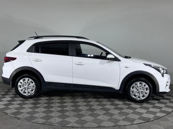 Kia Rio IV Рестайлинг с пробегом 2021 года, цена 1 670 000 рублей, 64708 км, хэтчбек, Автокод Объявления