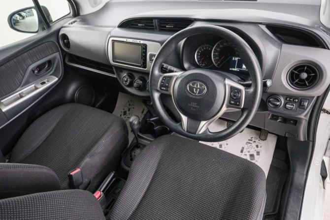 Toyota Vitz III (XP130) Рестайлинг с пробегом 2016 года, цена 919 000 рублей, 130000 км, хэтчбек, Автокод Объявления