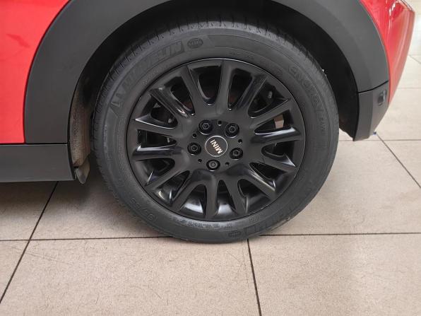 Mini Hatch III (F55/F56) Рестайлинг с пробегом 2019 года, цена 1 698 000 рублей, 143151 км, хэтчбек, Автокод Объявления
