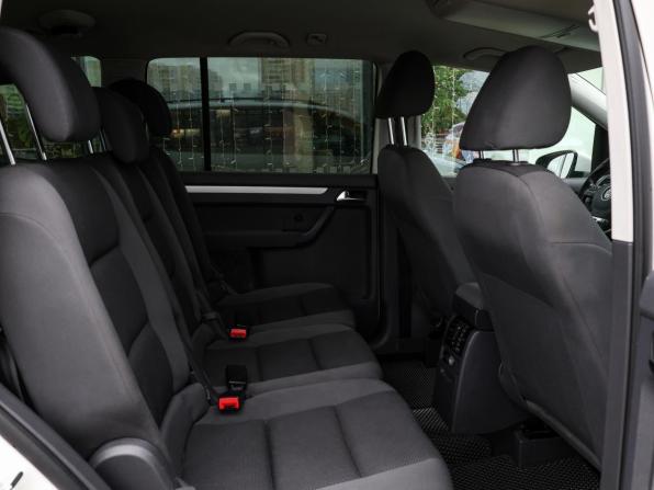 Volkswagen Touran I Рестайлинг 2 с пробегом 2012 года, цена 898 000 рублей, 295405 км, компактвэн, Автокод Объявления