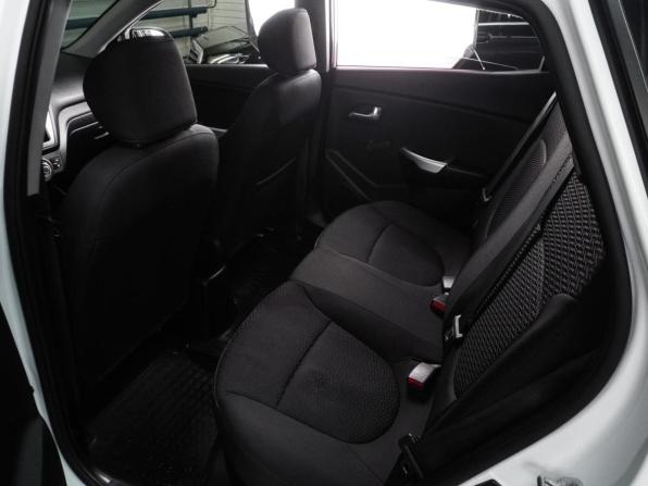 Kia Rio III Рестайлинг с пробегом 2015 года, цена 1 099 000 рублей, 136302 км, хэтчбек, Автокод Объявления