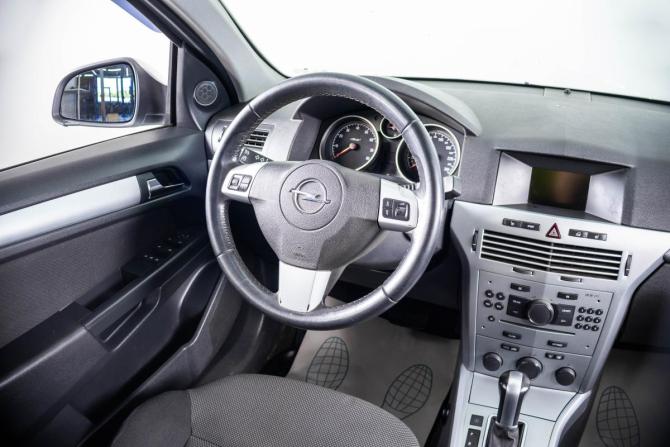Opel Astra H Рестайлинг с пробегом 2010 года, цена 689 000 рублей, 209000 км, универсал, Автокод Объявления