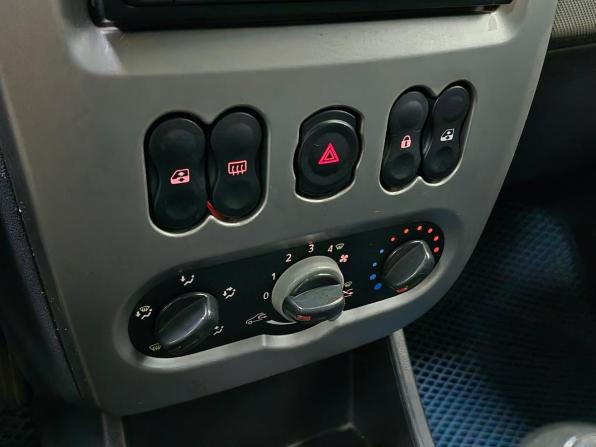Renault Logan I Рестайлинг с пробегом 2011 года, цена 350 000 рублей, 186848 км, седан, Автокод Объявления