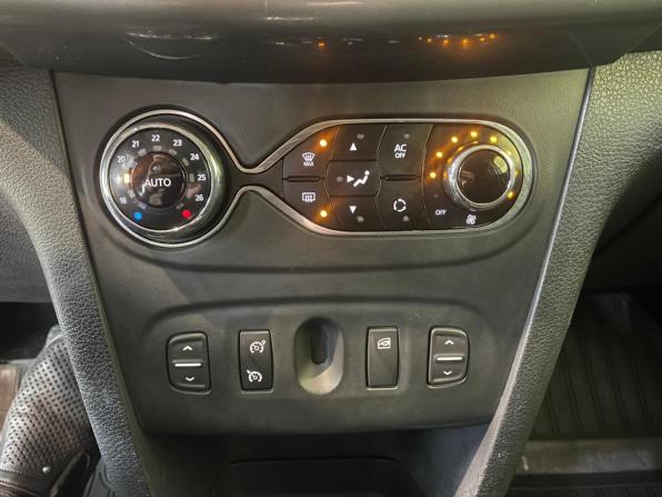 Renault Logan II с пробегом 2014 года, цена 390 000 рублей, 270815 км, седан, Автокод Объявления