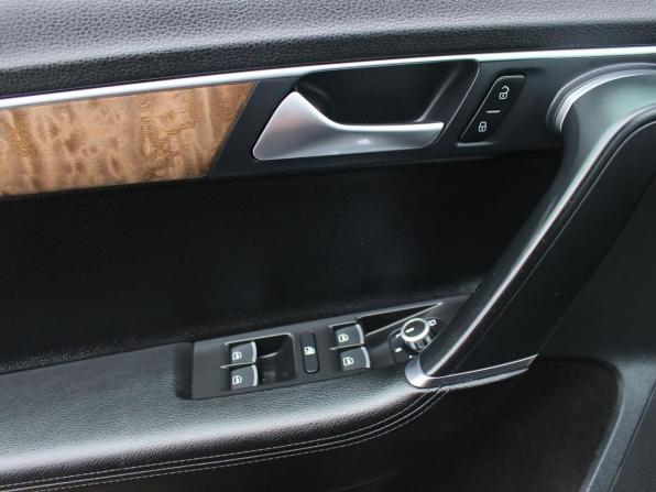 Volkswagen Passat B7 с пробегом 2014 года, цена 1 110 800 рублей, 234250 км, седан, Автокод Объявления
