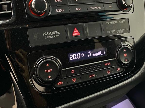 Mitsubishi Outlander III Рестайлинг 3 с пробегом 2018 года, цена 1 880 000 рублей, 83913 км, внедорожник, Автокод Объявления