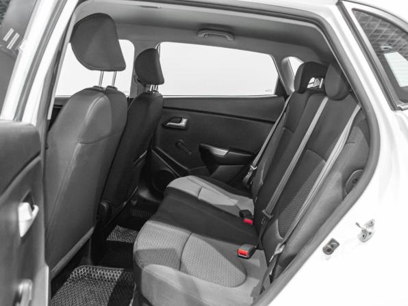 Kia Rio III Рестайлинг с пробегом 2017 года, цена 1 078 145 рублей, 94090 км, хэтчбек, Автокод Объявления