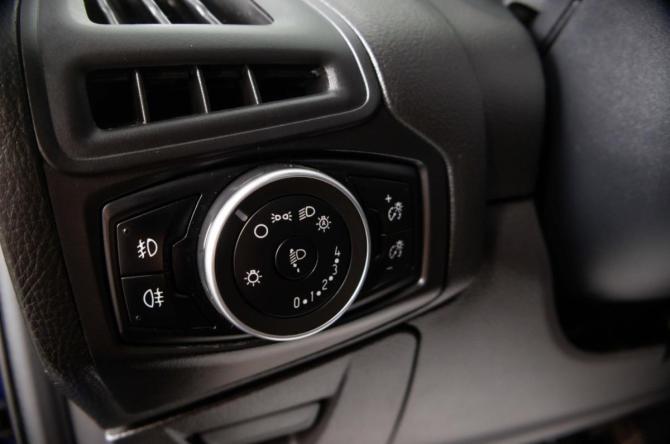 Ford Focus III Рестайлинг с пробегом 2015 года, цена 999 000 рублей, 174280 км, хэтчбек, Автокод Объявления