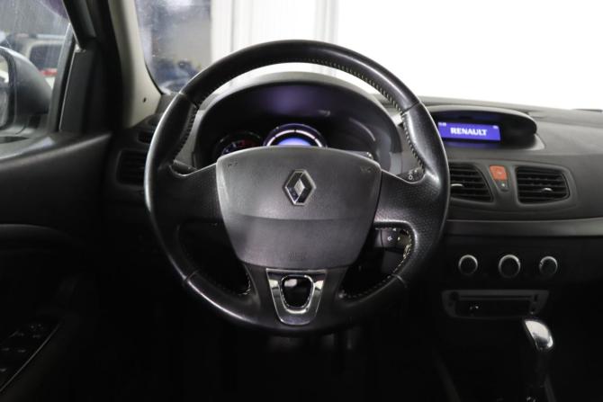 Renault Fluence I Рестайлинг с пробегом 2015 года, цена 769 990 рублей, 157426 км, седан, Автокод Объявления