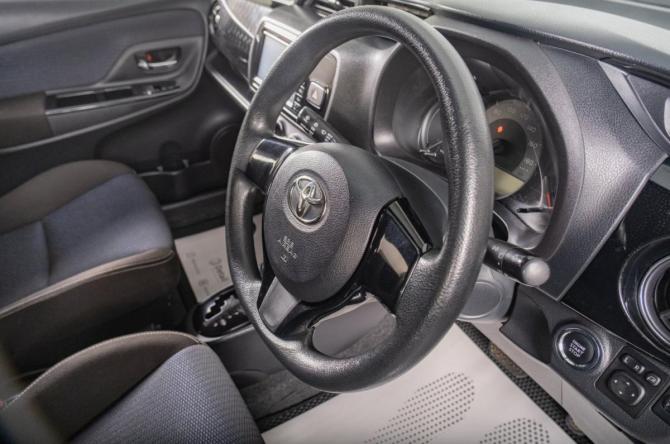 Toyota Vitz III (XP130) Рестайлинг с пробегом 2018 года, цена 1 029 000 рублей, 71500 км, хэтчбек, Автокод Объявления