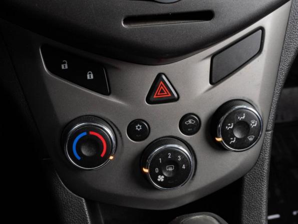 Chevrolet Aveo II с пробегом 2013 года, цена 839 000 рублей, 111584 км, хэтчбек, Автокод Объявления