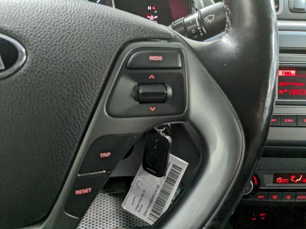 Kia Rio III Рестайлинг с пробегом 2016 года, цена 1 050 000 рублей, 122670 км, седан, Автокод Объявления