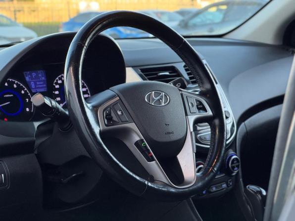 Hyundai Solaris I Рестайлинг с пробегом 2016 года, цена 1 300 000 рублей, 107080 км, седан, Автокод Объявления