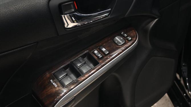 Toyota Camry VII (XV50) Рестайлинг с пробегом 2016 года, цена 1 895 000 рублей, 240130 км, седан, Автокод Объявления