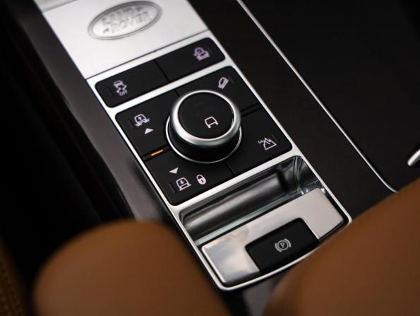 Land Rover Range Rover IV Рестайлинг с пробегом 2018 года, цена 5 399 000 рублей, 242959 км, внедорожник, Автокод Объявления