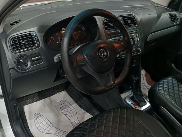 Volkswagen Polo V Рестайлинг с пробегом 2018 года, цена 680 000 рублей, 305460 км, седан, Автокод Объявления