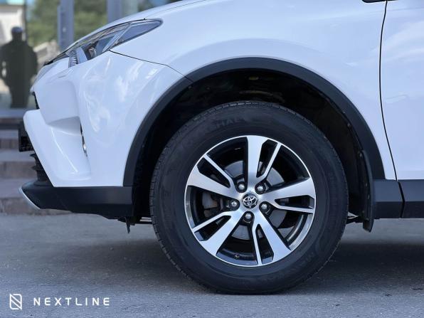 Toyota RAV4 IV (XA40) Рестайлинг с пробегом 2018 года, цена 2 420 000 рублей, 111400 км, внедорожник, Автокод Объявления
