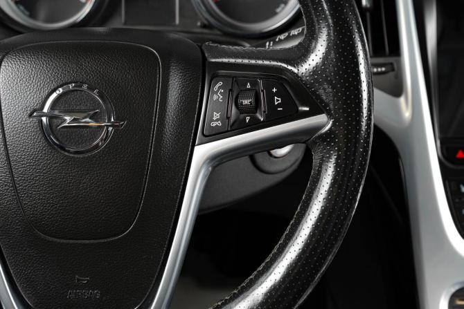 Opel Astra J Рестайлинг с пробегом 2013 года, цена 1 249 000 рублей, 152400 км, хэтчбек, Автокод Объявления