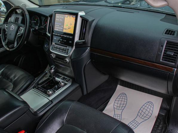 Toyota Land Cruiser 200 Series Рестайлинг 2 с пробегом 2018 года, цена 4 200 000 рублей, 413500 км, внедорожник, Автокод Объявления