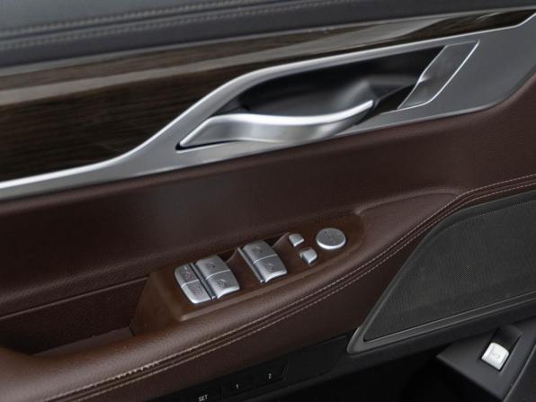 BMW 7 серии VI (G11/G12) Рестайлинг с пробегом 2019 года, цена 5 199 046 рублей, 128274 км, седан, Автокод Объявления