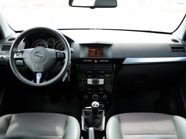 Opel Astra H Рестайлинг с пробегом 2013 года, цена 659 000 рублей, 253000 км, седан, Автокод Объявления
